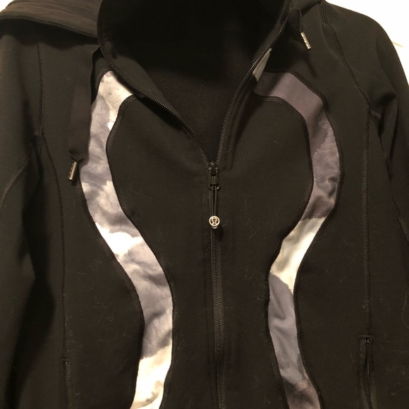 Lululemon Scuba Hoodie - Picture 4 of 8